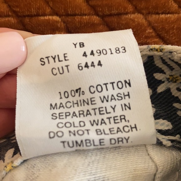 Vintage floral jean shorts - Picture 4 of 5